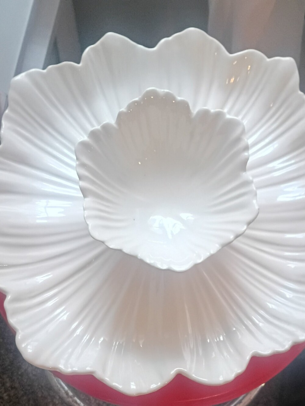 White Floral-Edge Ceramic Serving Bowl